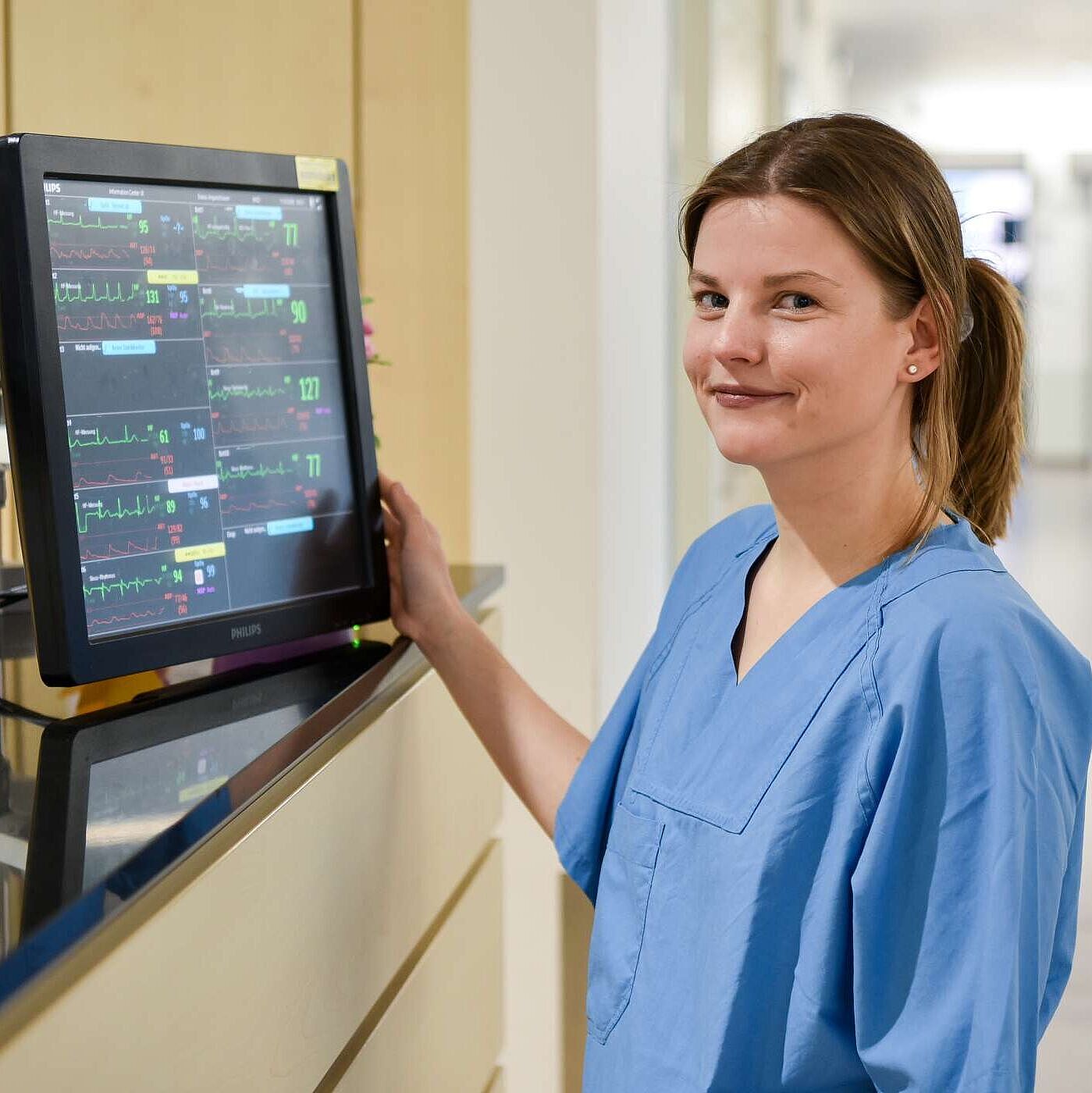Antonia Pöller auf der Intensivstation des BG Universitätsklinikums Bergmannsheil Bochum Antonia Pöller