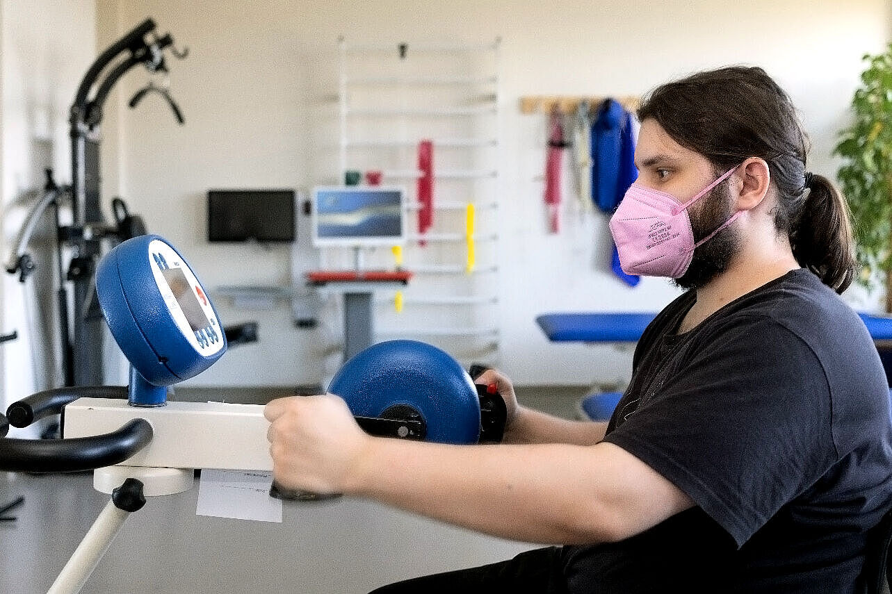 Yannik Reutler bei der Rehabilitation in der BG Klinik Ludwigshafen